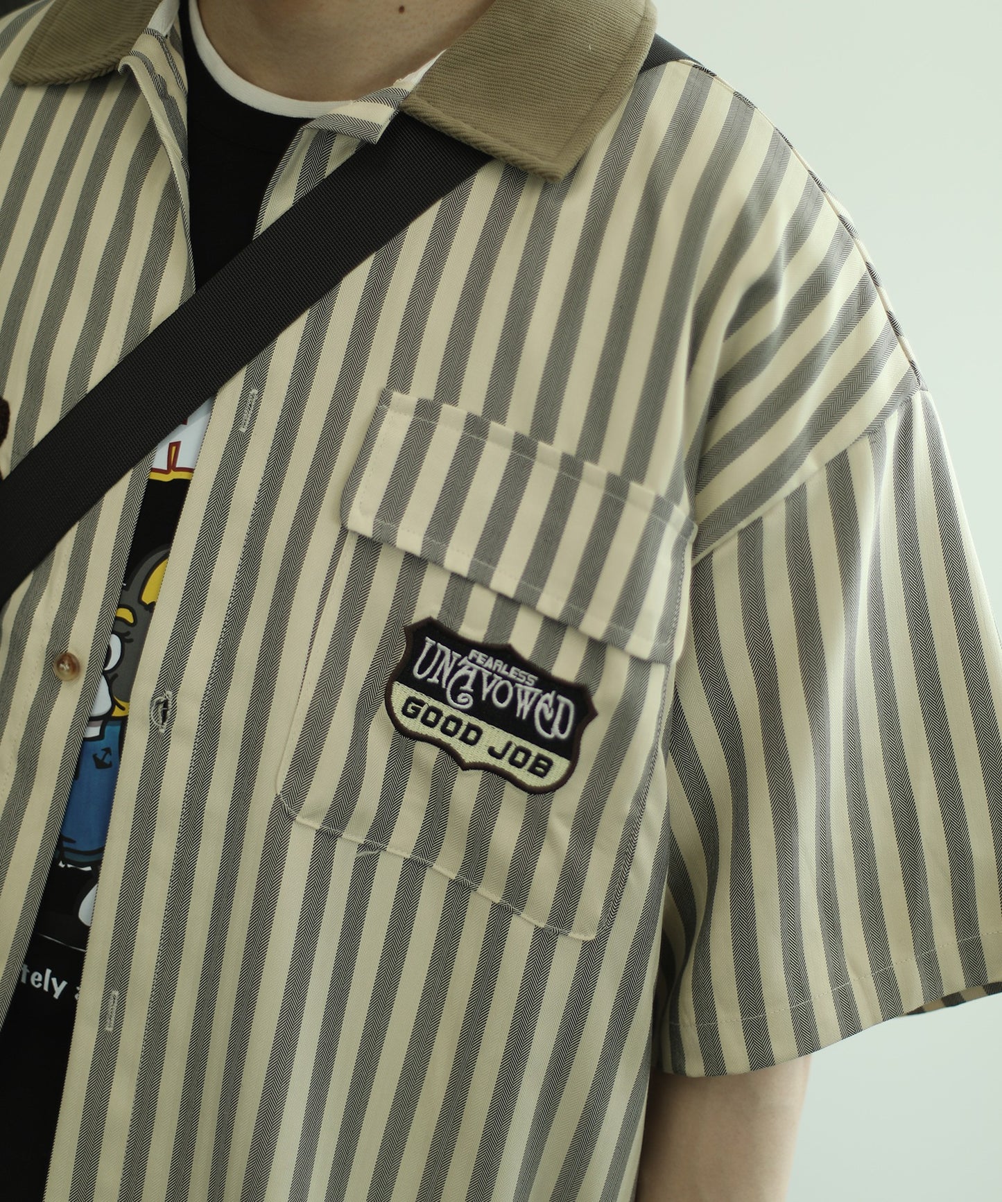 【HOOK】レトロ調ワッペンストライプビッグシャツ
