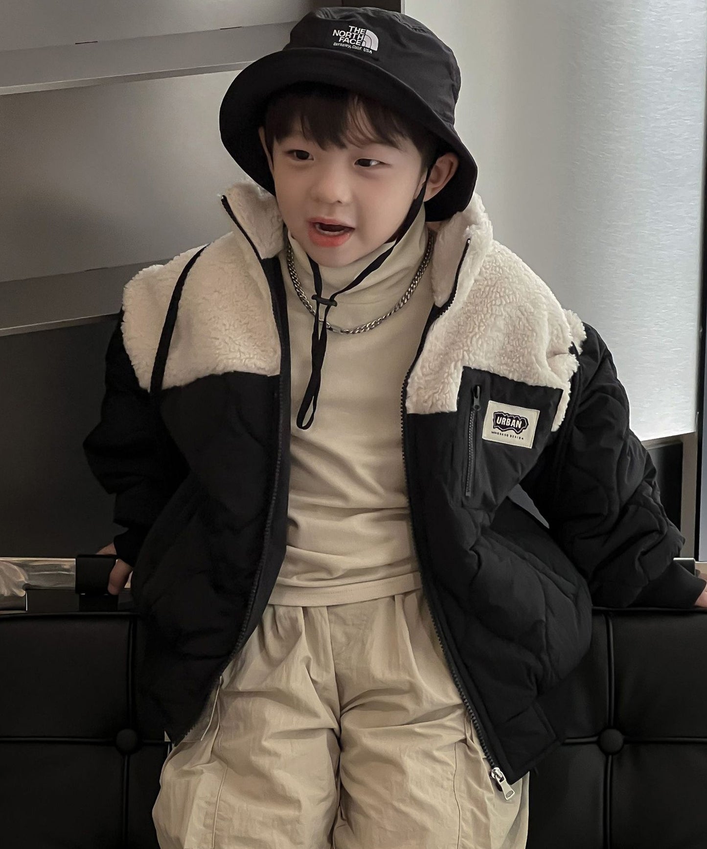 【aimoha-KIDS-】韓国子供服　ふわふわボアがドッキングタフタキルト中綿ブルゾン