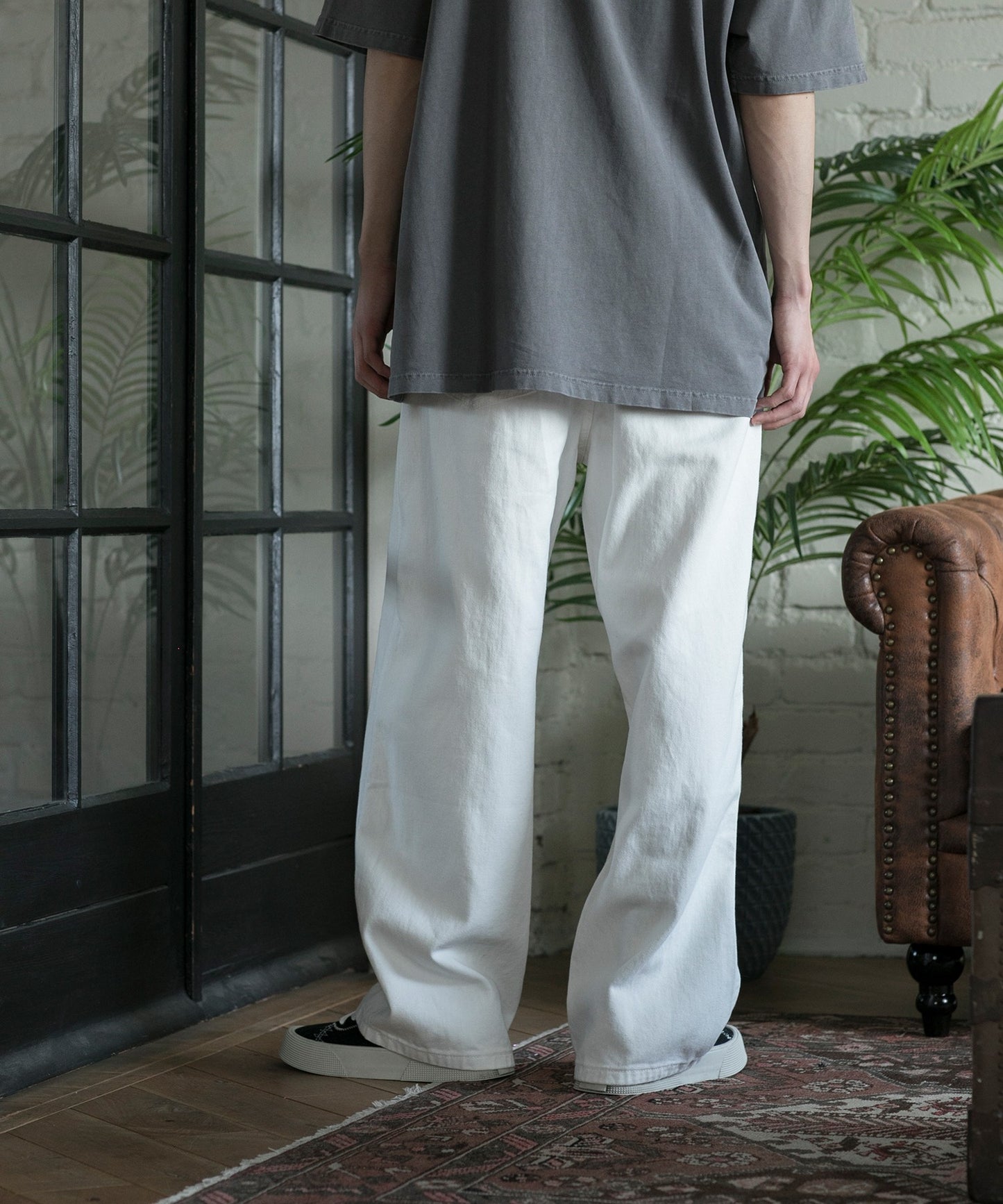 【aimoha neo】CHIC URBANITE RELAXED FIT DISTRESSED DENIM