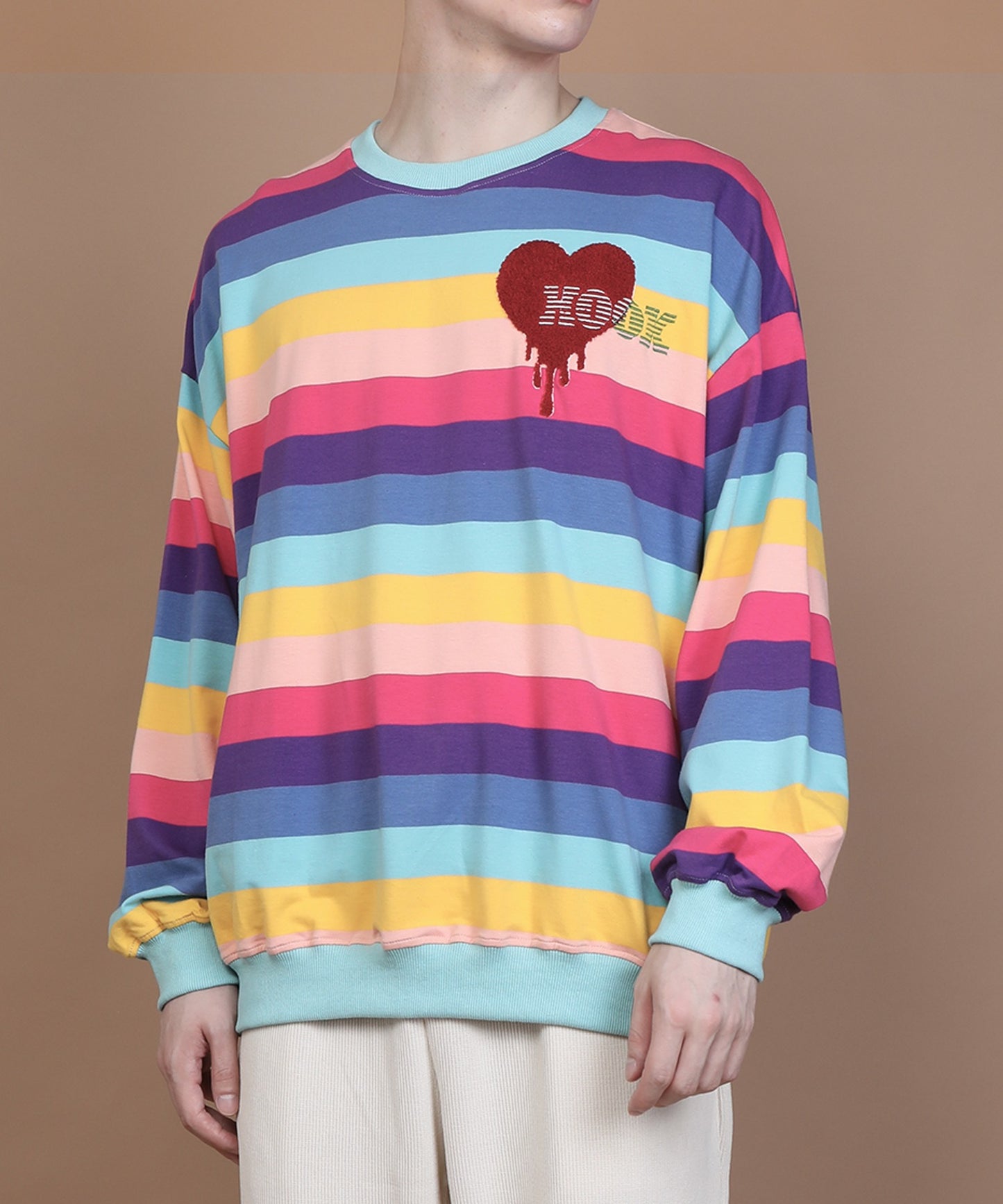 [HOOK -original-] Melting heart embroidery rainbow border ringer sweatshirt