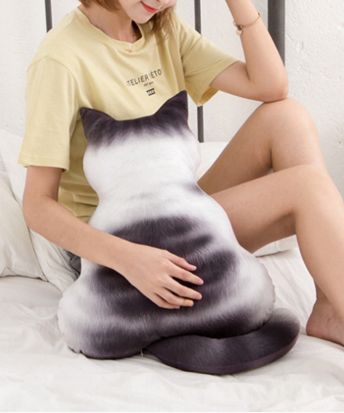 猫背中柄クッション抱き枕